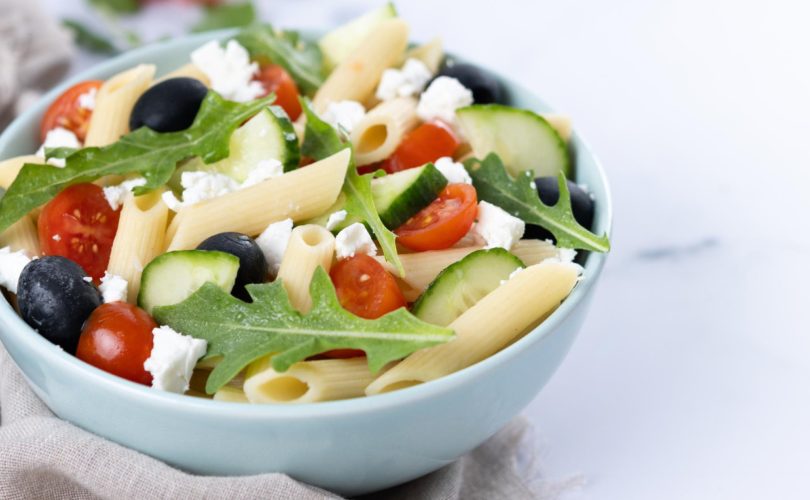 Salade grecque de pâtes : un délice nutritif et sain à découvrir
